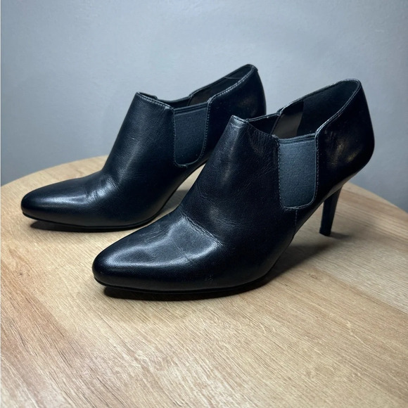 Cole Haan Black Women's Leather Heeled Shoes - Picture 2 of 9